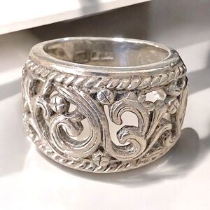 Large Sterling Intricate Scroll Ring - Sz 6.5